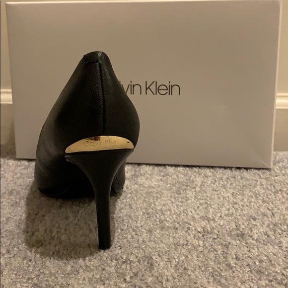 Heels - Picture 3 of 3